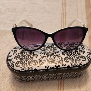 Black and White Brighton Ferrara Sunglasses